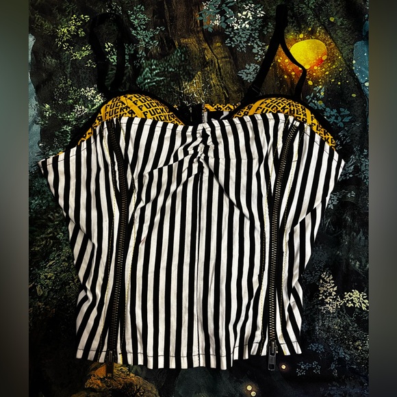 Lip-Service Top - Picture 1 of 3